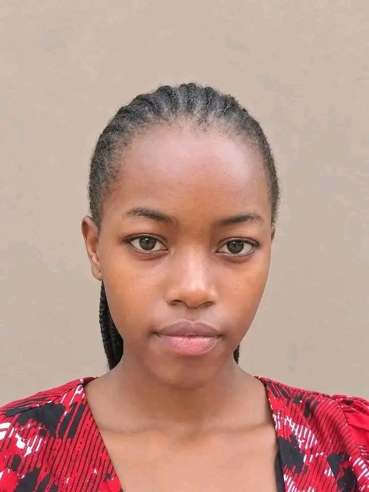 Vihiga Form Three student dies after collapsing on way back to school