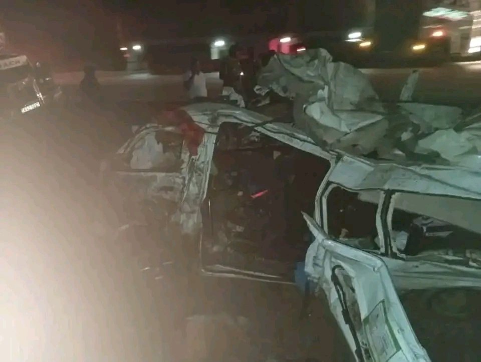 17 killed as lorry rams into vehicles at Salama along Nairobi-Mombasa Highway